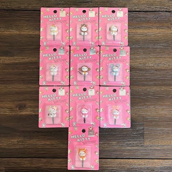 Sanrio Hello Kitty Ear Phone Jack - Picture 1 of 4